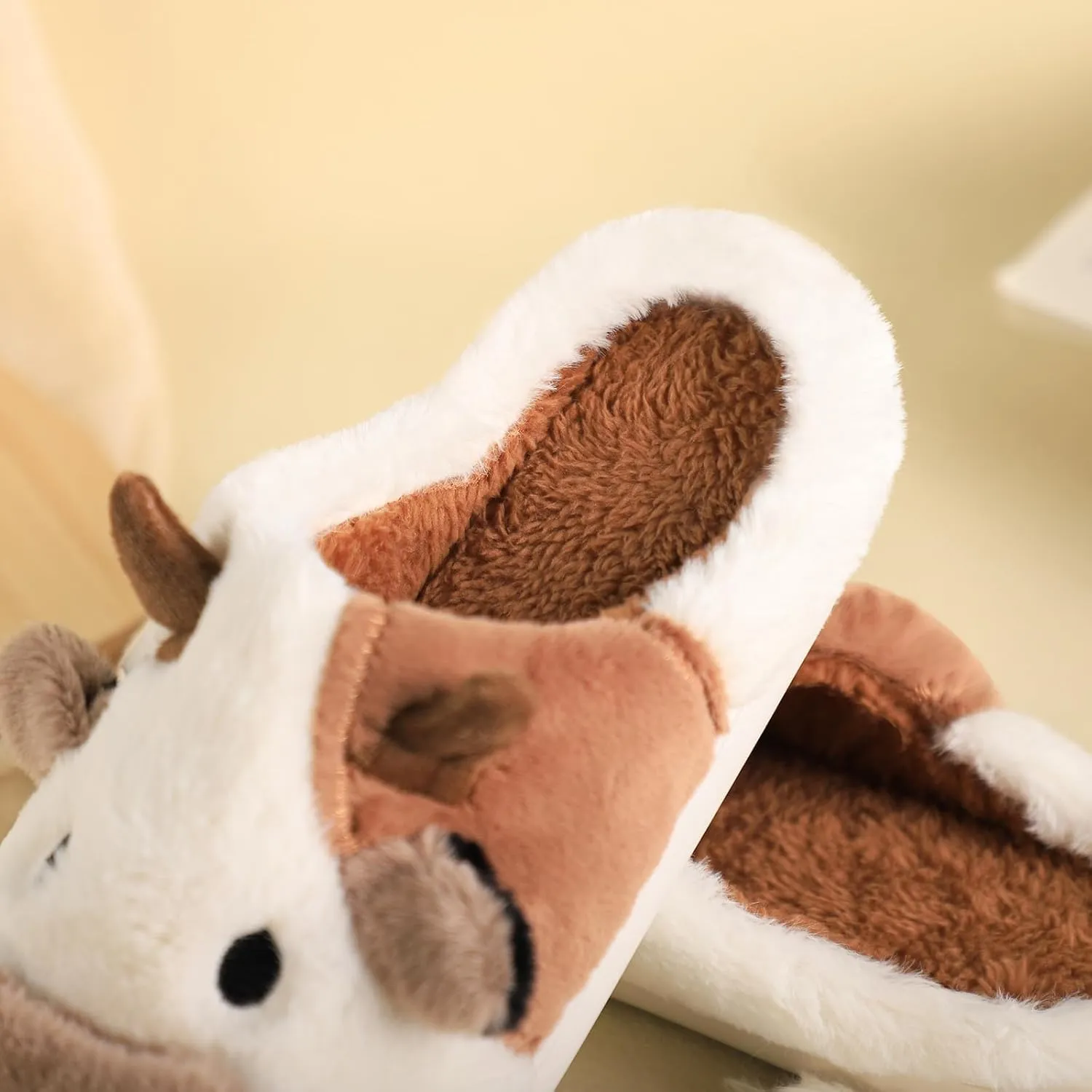 Gaolinci Cartoon Giraffe Cotton Slippers, Winter Indoor Outdoor Slippers for Women