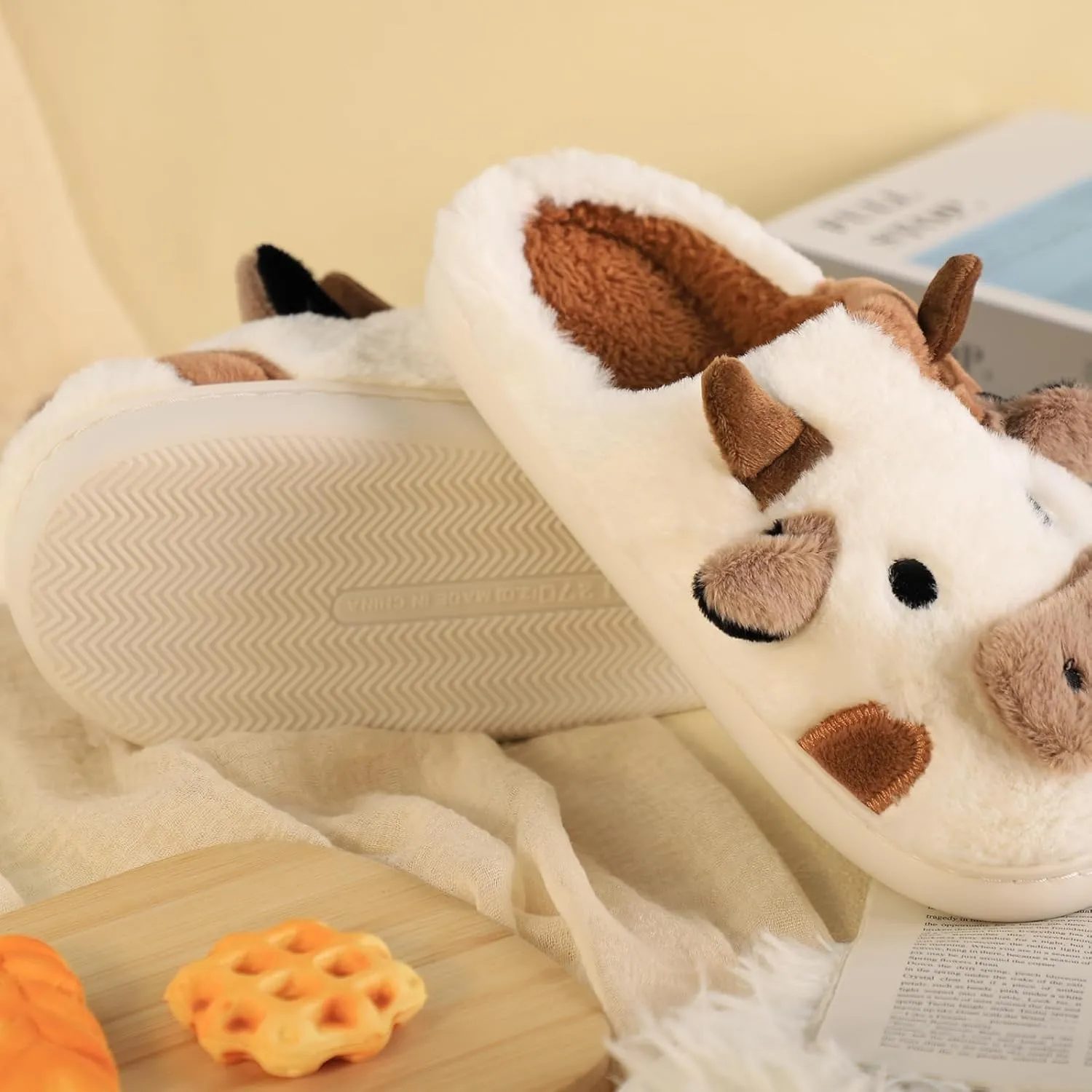 Gaolinci Cartoon Giraffe Cotton Slippers, Winter Indoor Outdoor Slippers for Women