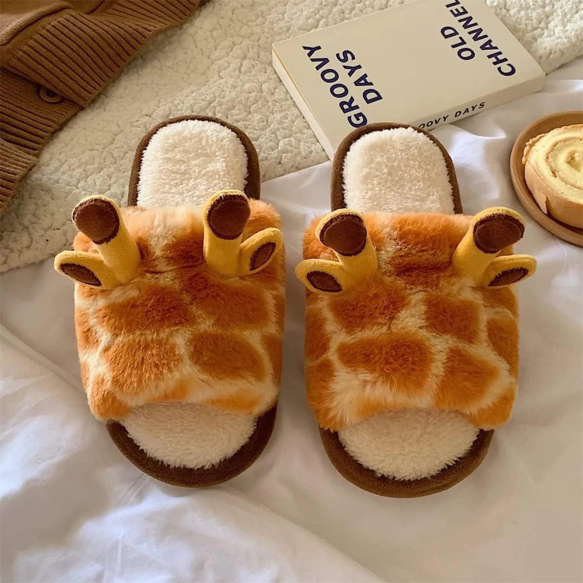 Gaolinci Cartoon Giraffe Cotton Slippers, Winter Indoor Outdoor Slippers for Women