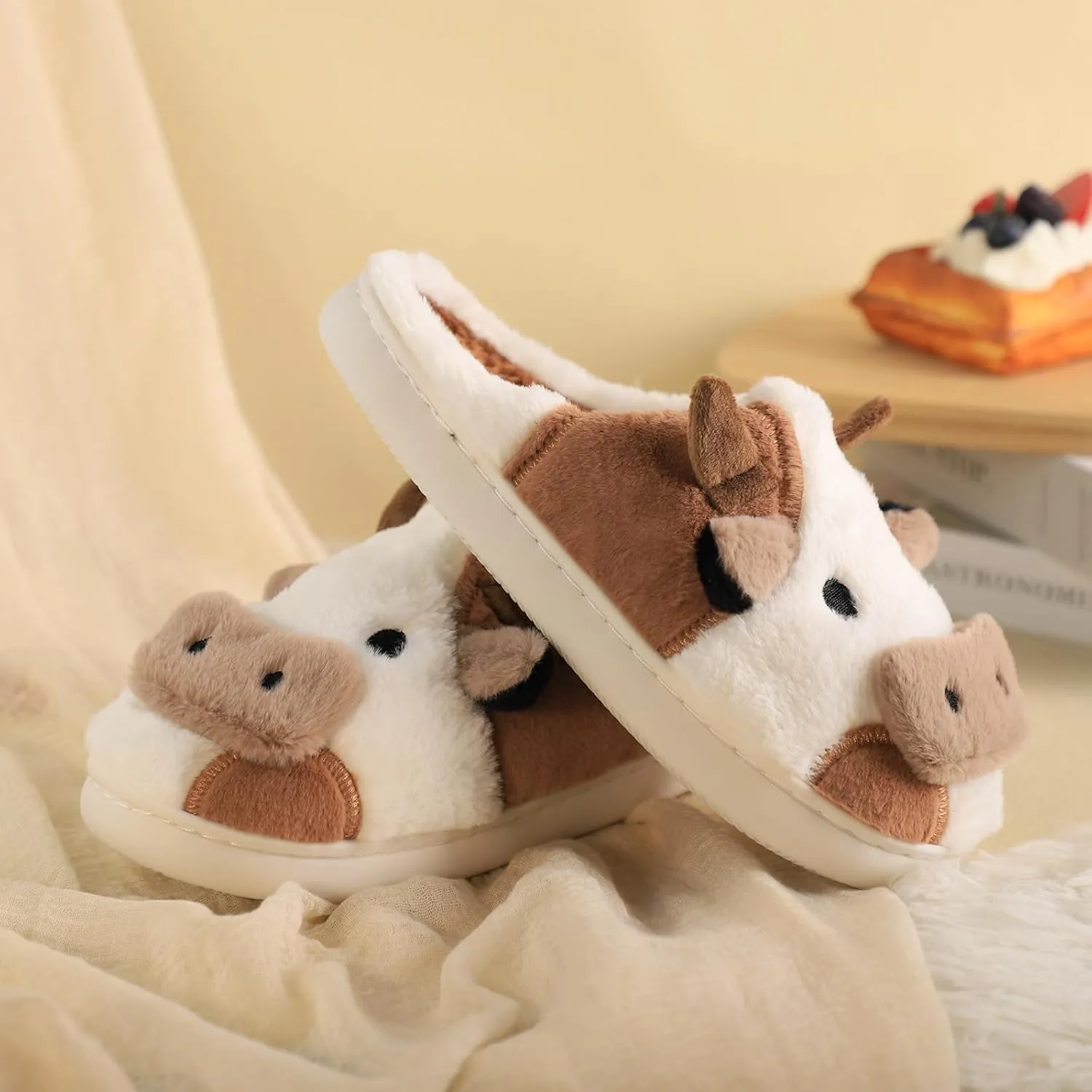 Gaolinci Cartoon Giraffe Cotton Slippers, Winter Indoor Outdoor Slippers for Women
