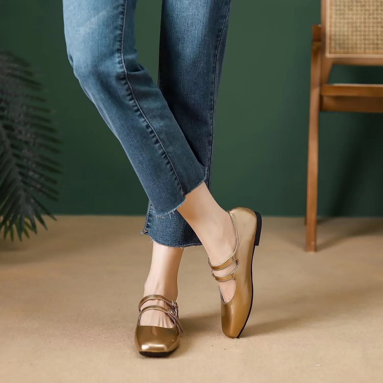 Hee grand Mary Jane Flats for Women Patent Leather Dress Shoes Square Toe Adjustable Buckle Strap Ballet Flats