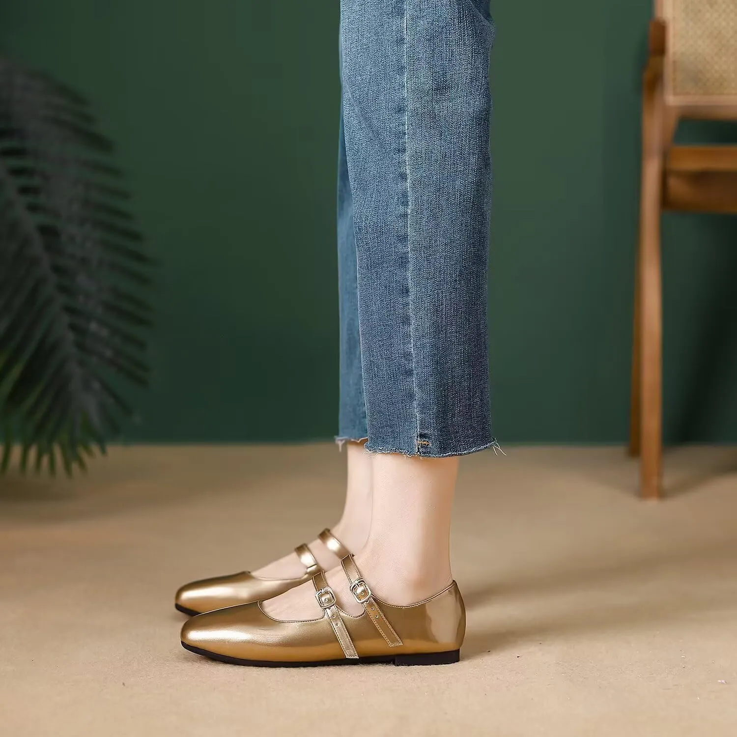 Hee grand Mary Jane Flats for Women Patent Leather Dress Shoes Square Toe Adjustable Buckle Strap Ballet Flats