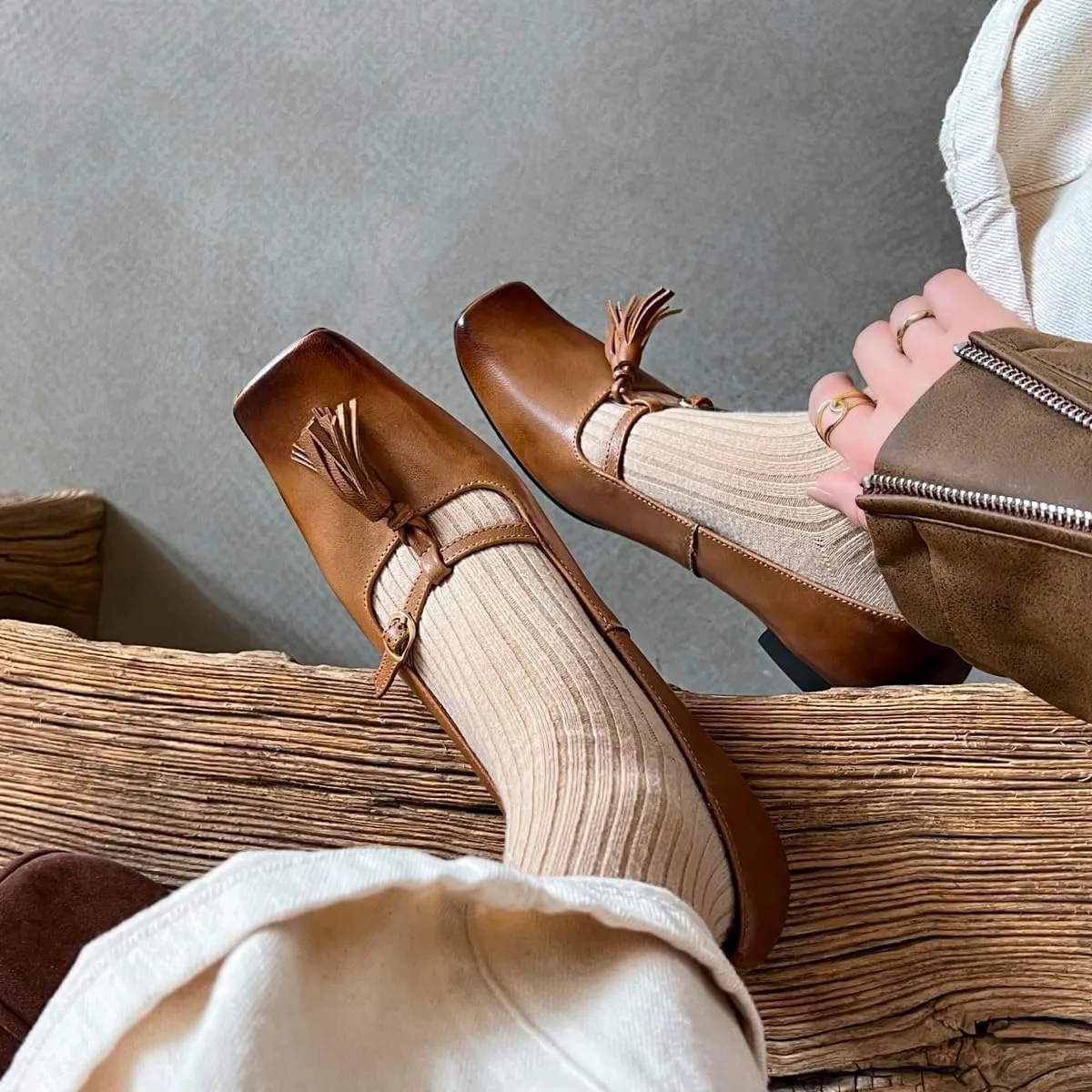 MOOMMO Vintage Mary Jane Flats Tassel Square Toe Low Chunky Heels Fringe T-Strap 1 inch Low Heel Mary Jane Shoes Matte Rocker Sole Retro Walking Loafers Comfy 4-11 M US