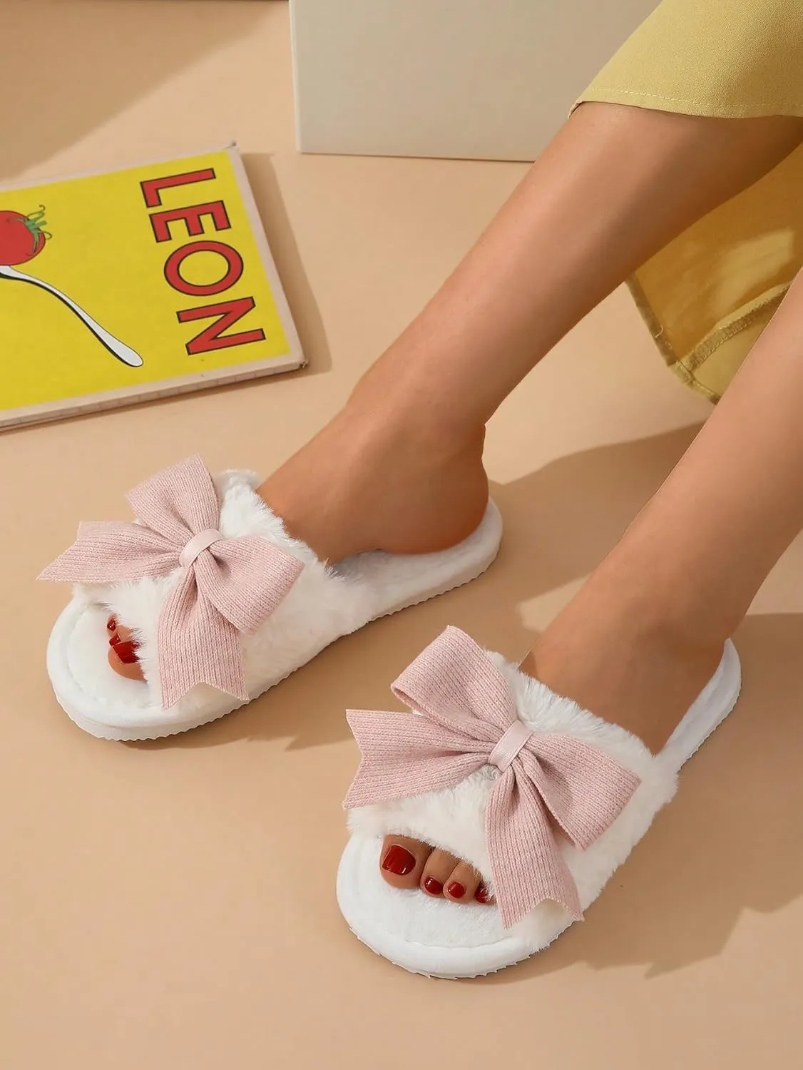 Verdusa Women's Cute Bow Fuzzy Open Toe Indoor Home Slippers Furry Outdoor Slippers