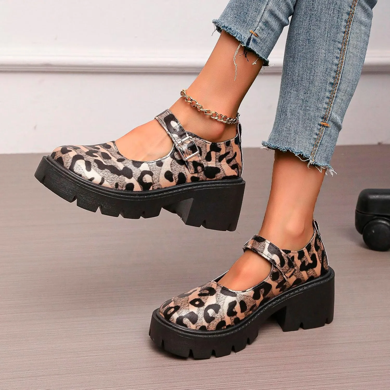 Women's Fashion Solid Color Thick Soled Leather Casual Shoes Temperament Comfortable Slip On Women Casual Shoes Wide