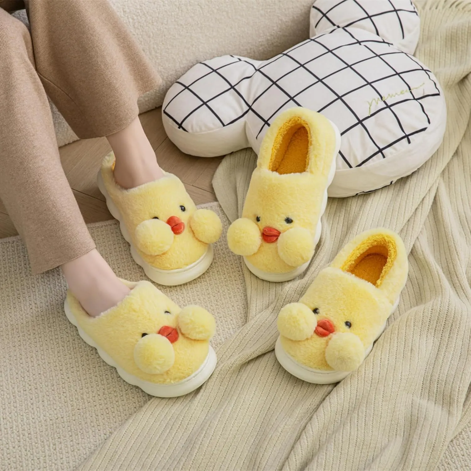 YILANLAN Women's & Men's Winter Duck Slippers - Warm & Cute Animal Cartoon Home Slippers
